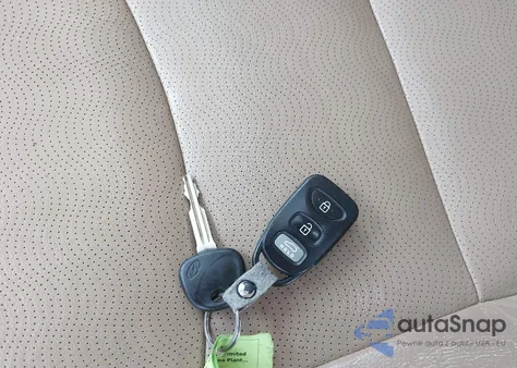 2013 Hyundai Elantra Gls/Limited from USA, damaged, VIN 5NPDH4AE8DH447180